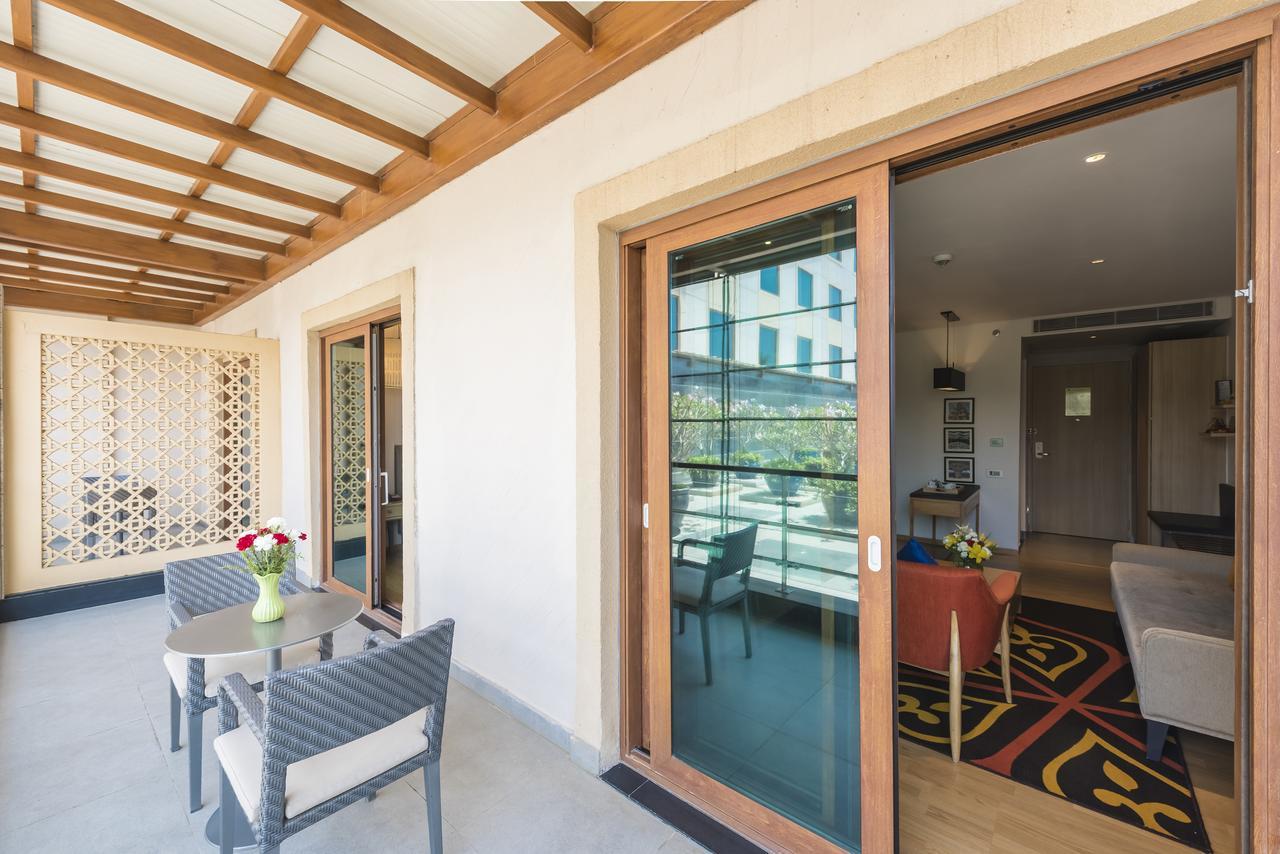 Grand Mercure Mysore - An Accor Brand Exterior photo A sliding door